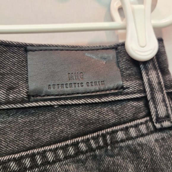 MNG Mango Jean Skirt Black Distressed Mini Raw Hem Button Fly Womens Large NWT - Picture 6 of 12
